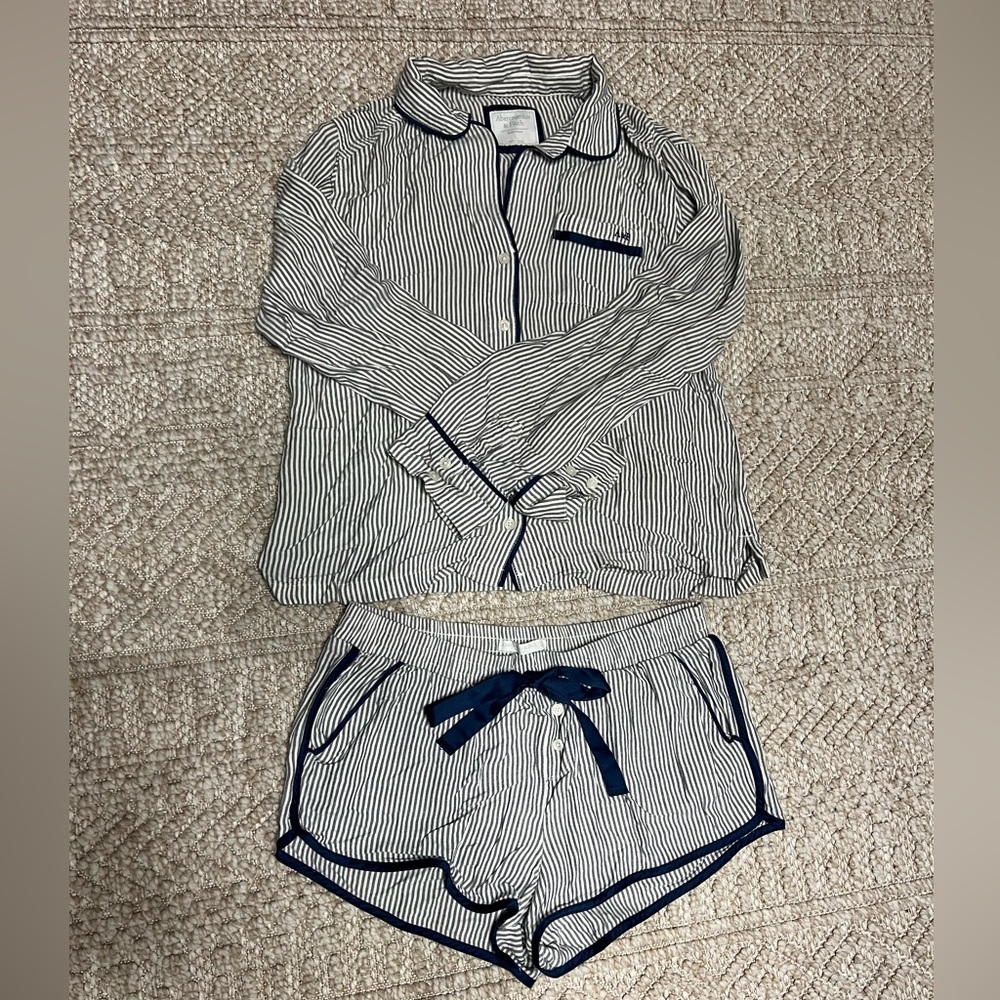 Abercrombie grey & white striped pajama set